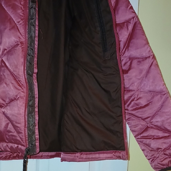 The North Face Red Puffer Jacket - Picture 9 of 11